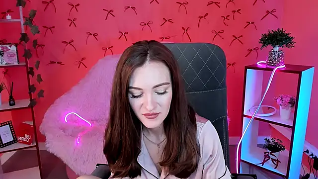 EdnaThomus online show from 8, 11, 2025