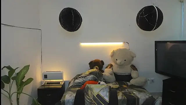 Snapshot of darwinandbrayann chatting on 2, 3, 2026 darwinandbrayann online show from 2, 3, 2026