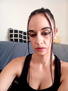 Snapshot of yummy_love chatting on 31, 10, 2025 yummy love online show from 31, 10, 2025