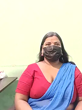 Snapshot of tamil_Nithya_J chatting on 19, 4, 2026 tamil Nithya J online show from 19, 4, 2026