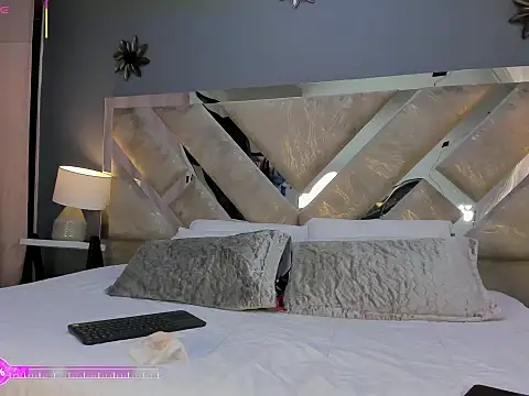 Scarlett Noirr online show from 11, 11, 2025