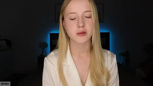 Snapshot of adele_armass chatting on 4, 2, 2026 adele armass online show from 4, 2, 2026