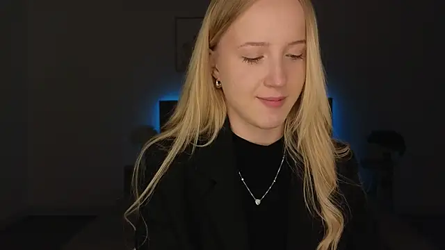 Snapshot of adele_armass chatting on 15, 5, 2026 adele armass online show from 15, 5, 2026