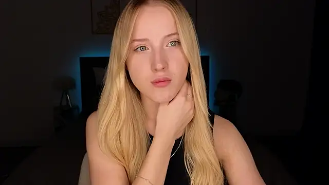 Snapshot of adele_armass chatting on 18, 6, 2026 adele armass online show from 18, 6, 2026