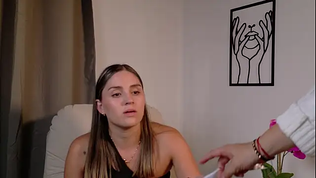 VictoriaNova  online show from 9, 2, 2026