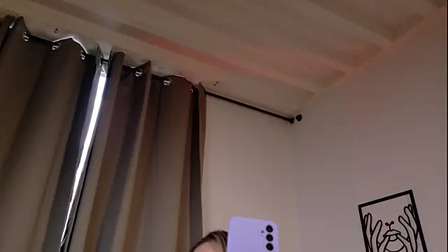 VictoriaNova  online show from 12, 2, 2026