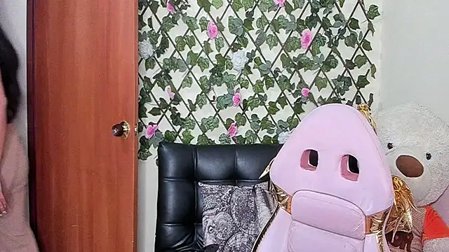 melani ferraraa  online show from 13, 11, 2025