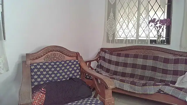 Alice honey  online show from 16, 2, 2026