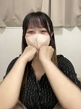 Snapshot of emiri_da_nyan chatting on 20, 4, 2026 emiri da nyan online show from 20, 4, 2026