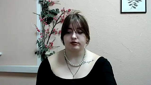 Snapshot of Dance__Queen chatting on 8, 11, 2025 Dance Queen online show from 8, 11, 2025