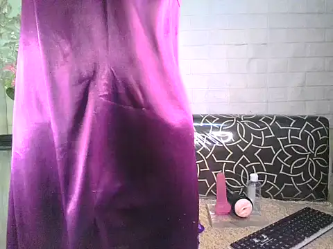 queensilver online show from 1, 12, 2025