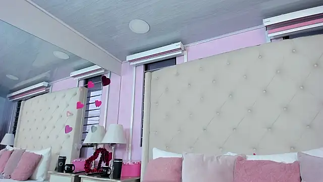 scarlett leblanc  online show from 19, 3, 2026