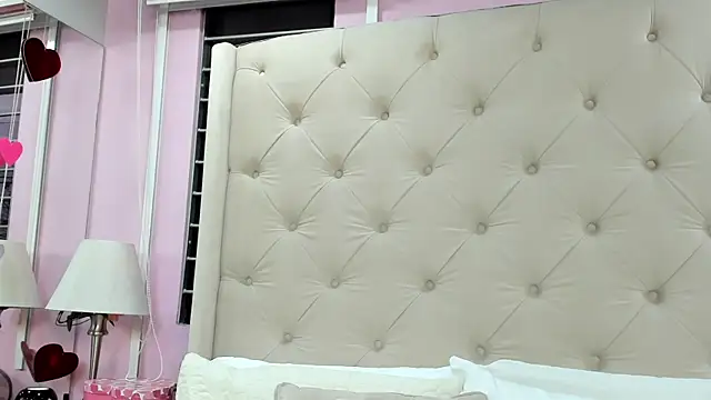 Snapshot of scarlett_leblanc_ chatting on 11, 7, 2026 scarlett leblanc online show from 11, 7, 2026