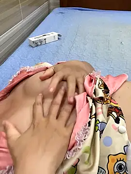 Snapshot of DDAISY602 chatting on 31, 10, 2025 DDAISY602 online show from 31, 10, 2025