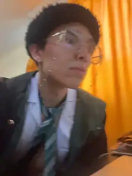 Itsllua21 online show from 31, 10, 2025