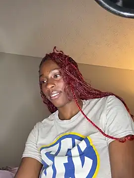 Snapshot of MadameMuse chatting on 3, 12, 2025 MadameMuse online show from 3, 12, 2025