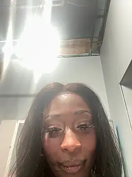 Snapshot of MadameMuse chatting on 25, 7, 2026 MadameMuse online show from 25, 7, 2026