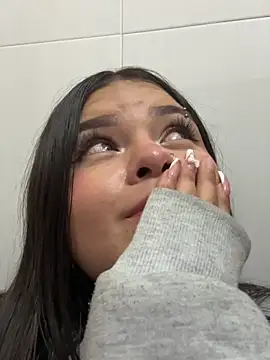 Camila Duarte  online show from 5, 11, 2025