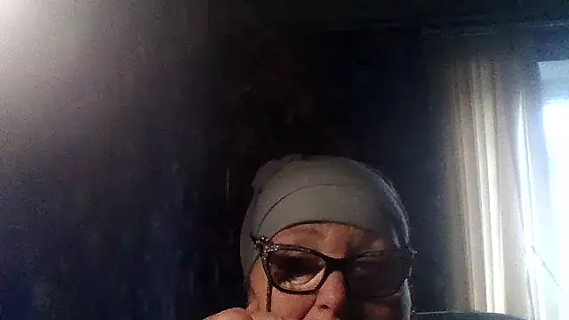 Snapshot of Milaniya606 chatting on 31, 10, 2025 Milaniya606 online show from 31, 10, 2025