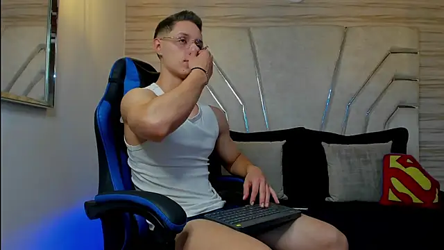 Snapshot of MAXTHOMSON chatting on 13, 2, 2026 MAXTHOMSON online show from 13, 2, 2026