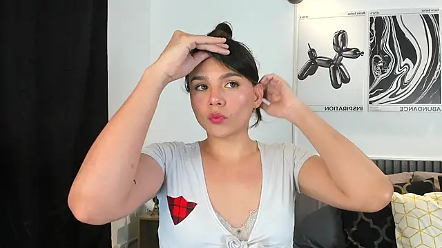 Cloe Bonne online show from 22, 11, 2025