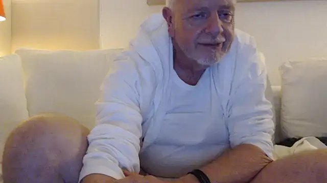 Dennislover007 online show from 6, 11, 2025