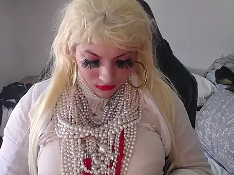 Snapshot of VanesaCrossic chatting on 9, 4, 2026 VanesaCrossic online show from 9, 4, 2026