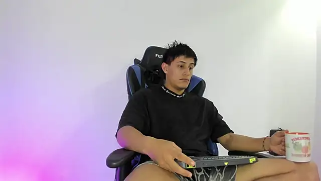 dorman boy online show from 17, 12, 2025