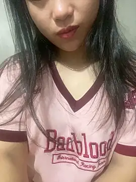 Snapshot of Ngoclan2k chatting on 4, 11, 2025 Ngoclan2k online show from 4, 11, 2025