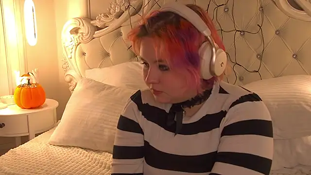 JennyBloom online show from 3, 11, 2025