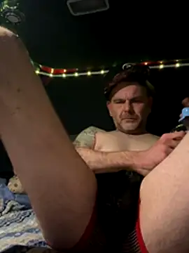 Snapshot of ChrissiSylt chatting on 5, 11, 2025 ChrissiSylt online show from 5, 11, 2025