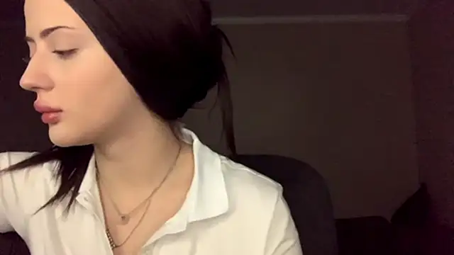 RuthGarner online show from 31, 10, 2025