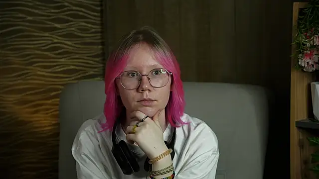 HanVertz online show from 1, 11, 2025