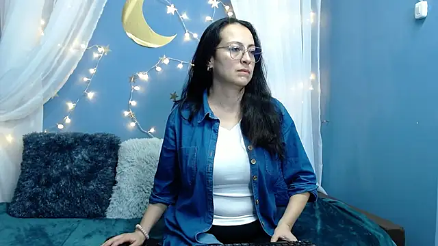 Lauryn Jones online show from 18, 12, 2025