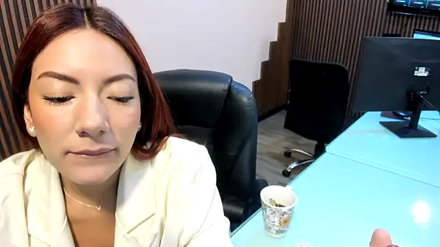 desk desire online show from 12, 1, 2026