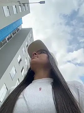 Brunettecollins05 online show from 4, 2, 2026