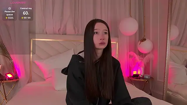 GladysMoore online show from 12, 2, 2026