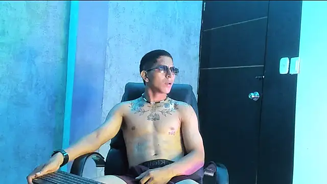 Snapshot of soy_Aron chatting on 7, 11, 2025 soy Aron online show from 7, 11, 2025