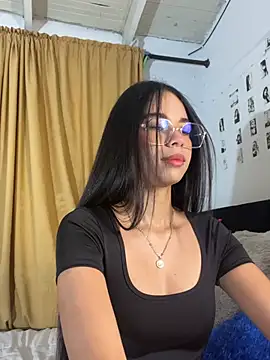Snapshot of Milleradhara24 chatting on 4, 7, 2026 Milleradhara24 online show from 4, 7, 2026