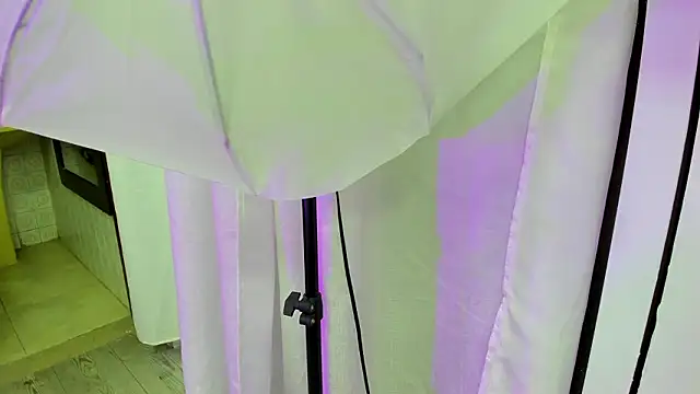 kendra london online show from 9, 3, 2026