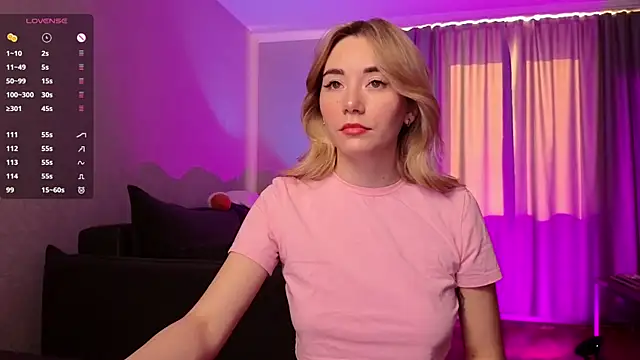 Snapshot of Rosie_Mac chatting on 10, 7, 2026 Rosie Mac online show from 10, 7, 2026