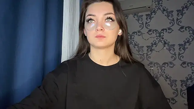 Snapshot of TwotyBright chatting on 1, 2, 2026 TwotyBright online show from 1, 2, 2026