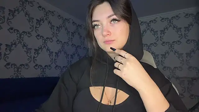 Snapshot of TwotyBright chatting on 7, 2, 2026 TwotyBright online show from 7, 2, 2026