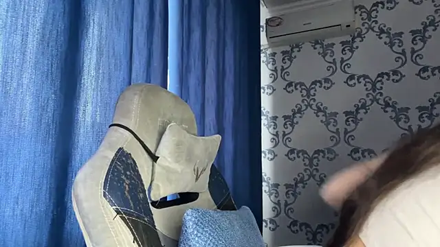 Snapshot of TwotyBright chatting on 2, 3, 2026 TwotyBright online show from 2, 3, 2026