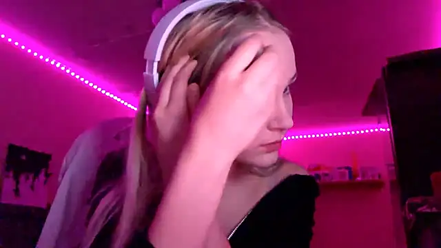 KarinRobertson online show from 29, 11, 2025