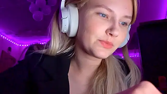 KarinRobertson online show from 1, 12, 2025