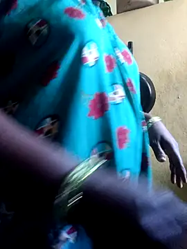 Snapshot of hyd_couple7878 chatting on 3, 11, 2025 hyd couple7878 online show from 3, 11, 2025