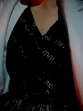 Snapshot of LenaLy2k chatting on 4, 11, 2025 LenaLy2k online show from 4, 11, 2025