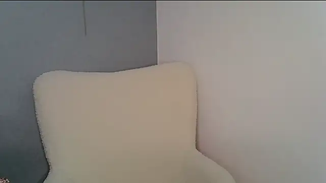 KiraHoney online show from 8, 4, 2026