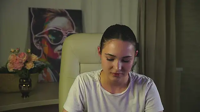 LeenaPuita online show from 4, 11, 2025